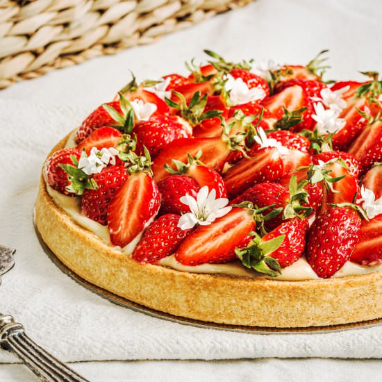Strawberry tart recipe - Recipe photo by Sweetly Cakes