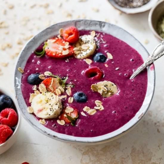 Oatmeal Berry Smoothie Bowl - Recipe photo by Skinnytaste