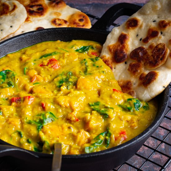 Sri Lanka Palak Dal with Naan - Recipe photo by cheflukaszbabral