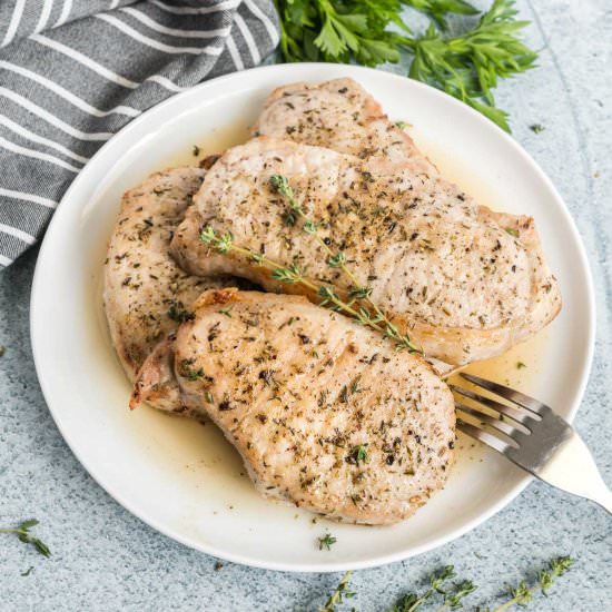 Easy Air Fryer Pork Chops - Recipe photo by Thebustedoven