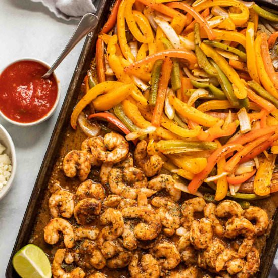 asy Sheet Pan Shrimp Fajitas - Recipe photo by Jar Of Lemons