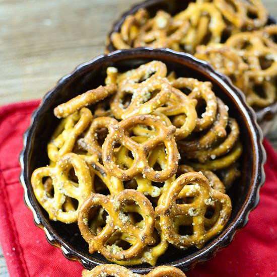 Slow Cooker Garlic Ranch Pretzels - Recipe photo by TheSaltyPot