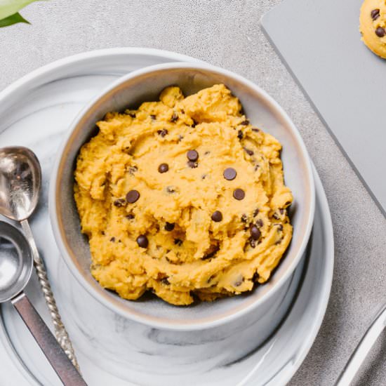 Chocolate Chip KETO Cookie Dough - Recipe photo by tarasketokitchen