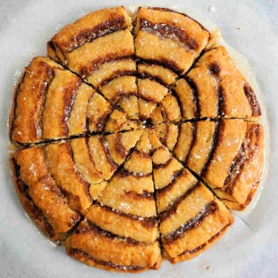cinnamon roll scones - Recipe photo by Cuisine Fiend