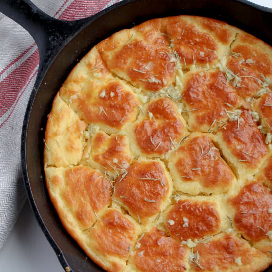 Rosemary & Garlic Keto Dinner Rolls - Recipe photo by lesyaholzapfel