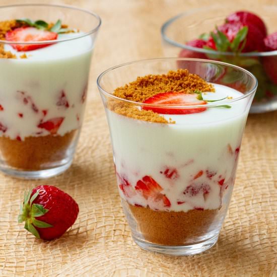 Strawberry foam - Recipe photo by mecooks.com