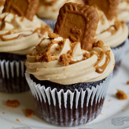 vegan biscoff chocolate cupcakes - Recipe photo by whatjessicabakednext