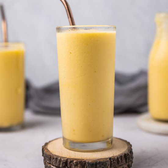 Mango Pineapple Smoothie - Recipe photo by Thedinnerbite
