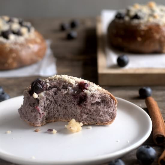 blueberry streusel bagels - Recipe photo by davebakes