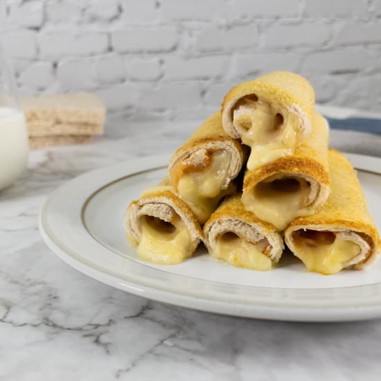 Turkey and Cheese Toast Rolls - Recipe photo by fooodlove