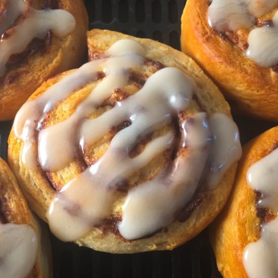 Air Fryer Cinnamon Rolls - Recipe photo by summeryule.com