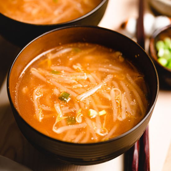 Spicy Bean Sprout Miso Soup - Recipe photo by ellielikes.cooking
