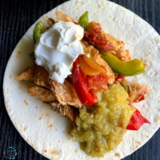 Lazy Slow Cooker Chicken Fajitas - Recipe photo by The Lazy Slow Cooker