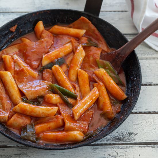 Spicy Korean Rice Cakes - Recipe photo by beyondkimchee