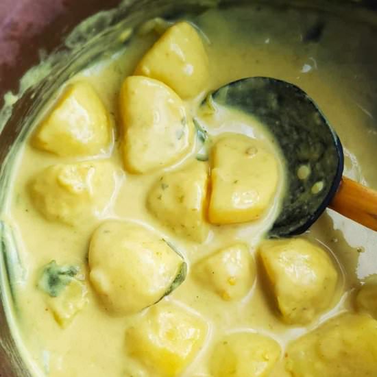 Sri Lankan Creamy Potato Curry - Recipe photo by Hungry Lankan