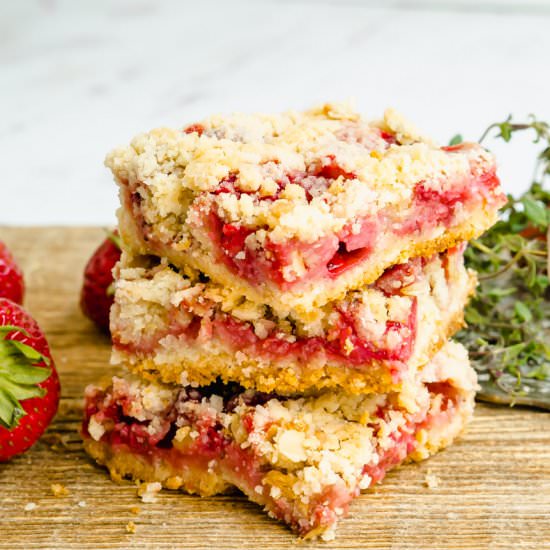 Strawberry Crumble Bars - Recipe photo by TheDeliciousSpoon