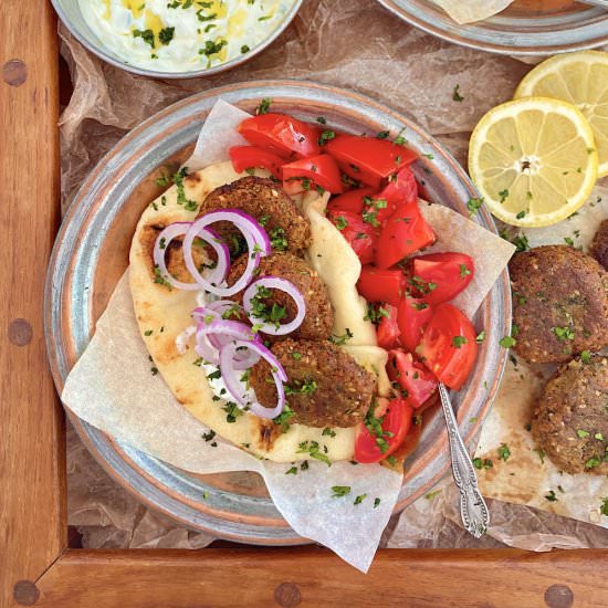 Easy falafel pita sandwiches - Recipe photo by marilenaskitchen