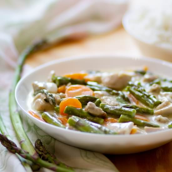 Creamy asparagus chicken - Recipe photo by mecooks.com