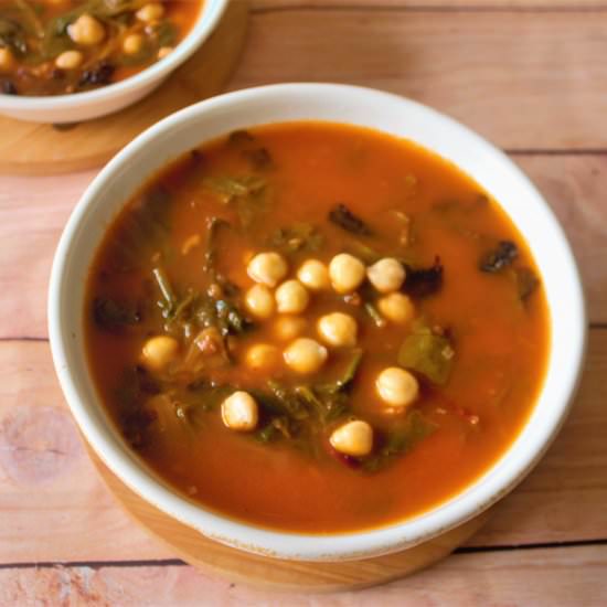 Chickpeas & Kale Soup - Recipe photo by Earthlysuperfood