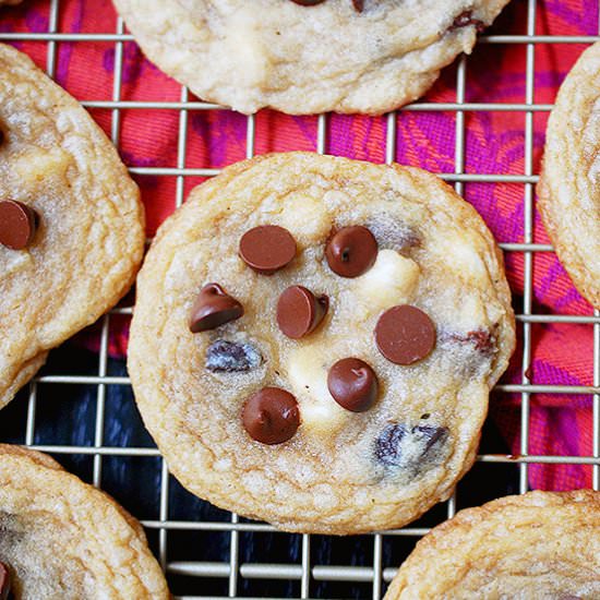Thin & chewy chocolate chip cookies - Recipe photo by evabakes