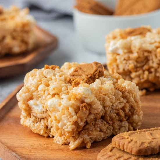 Cookie Butter Rice Krispie Treat - Recipe photo by eatdessertsnack