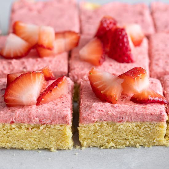 Strawberry Sugar Cookie Bars - Recipe photo by Aredspatula