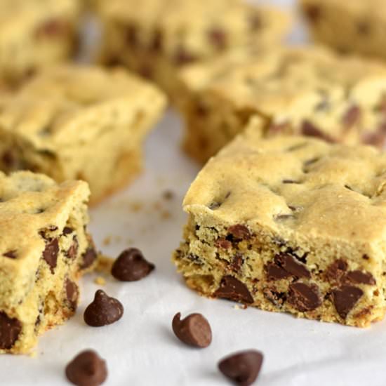 GF Chocolate Chip Cookie Bars - Recipe photo by Flavor Walk