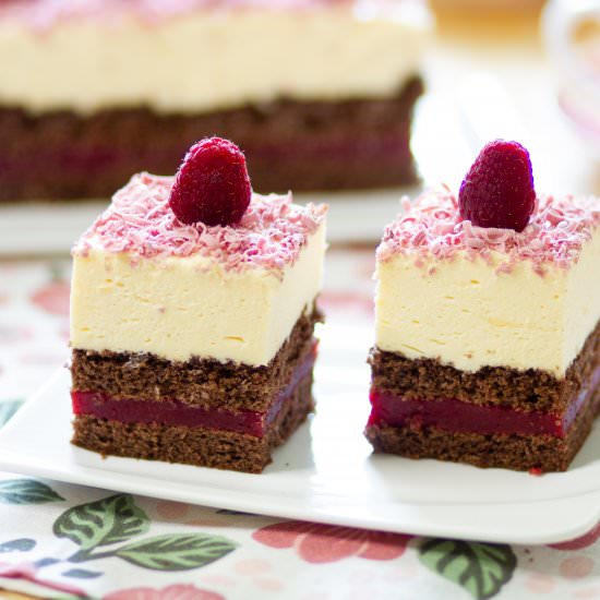 Raspberry Land cake - Recipe photo by mecooks.com
