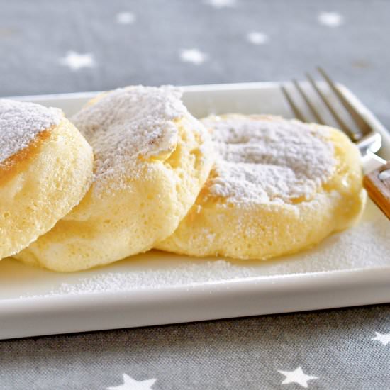 Japanese Soufflé Pancakes - Recipe photo by ochikeron