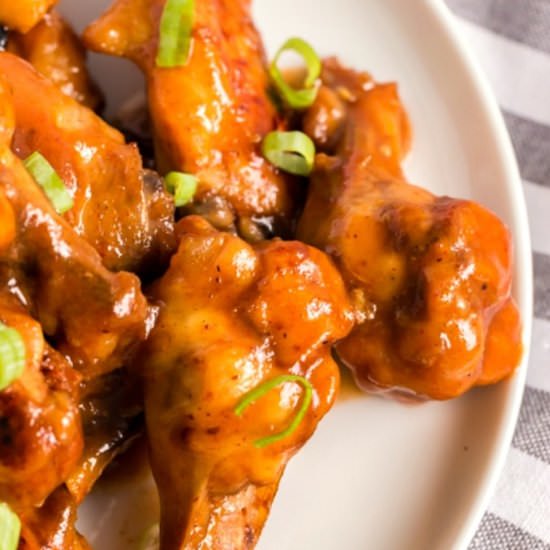 Honey BBQ Slow Cooker Chicken Wings - Recipe photo by Lemon blossoms