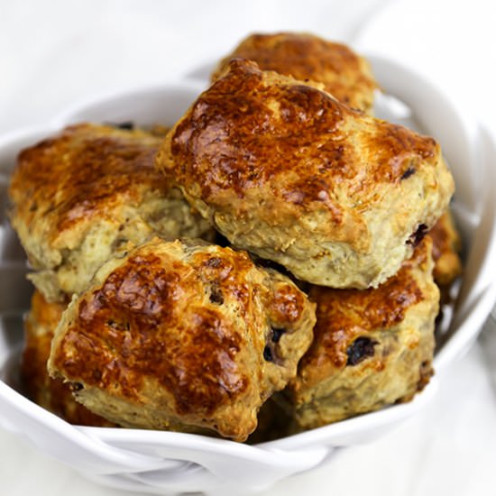 FIG AND CHERRY SCONES - Recipe photo by plantbasedrecipe2020