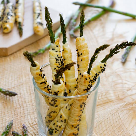 Asparagus in puff pastry - Recipe photo by mecooks.com