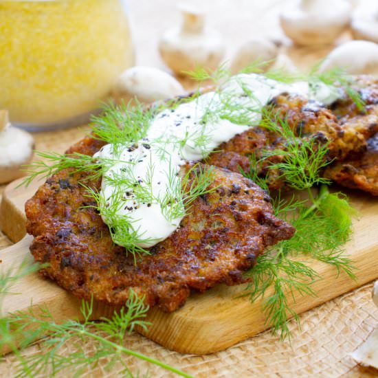 Mushroom and polenta fritters - Recipe photo by mecooks.com