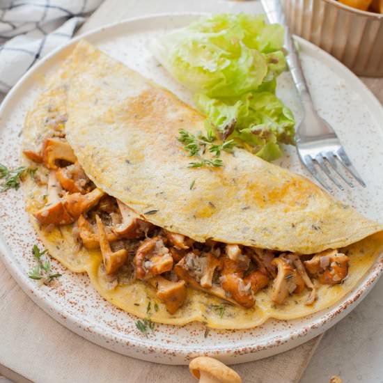 Chanterelle mushroom omelette - Recipe photo by everyday-delicious.com
