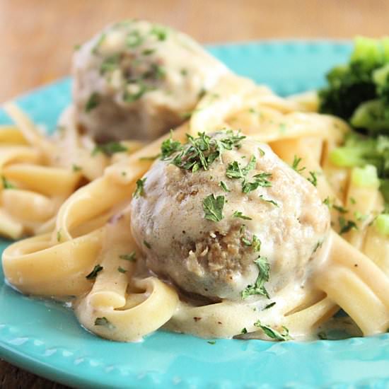 IP Fettuccine Alfredo & Meatballs - Recipe photo by countertopcooking