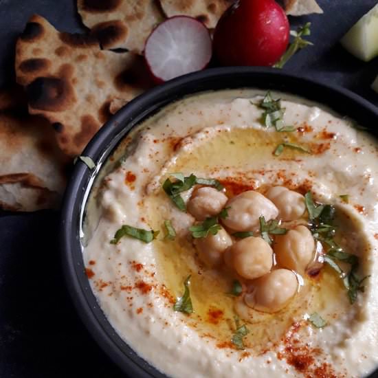 Hummus - Recipe photo by chilliesandlime