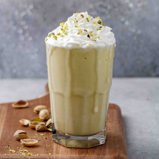 Starbucks pistachio frappuccino - Recipe photo by lifestyleofafoodie