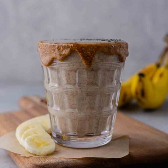 banana date smoothie - Recipe photo by lifestyleofafoodie