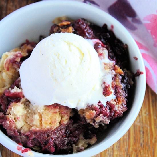 Crock Pot Mixed Berry Cobbler - Recipe photo by countertopcooking