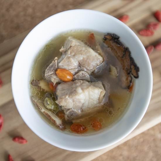 Chinese herbal soup with pork ribs - Recipe photo by foodmakesmehappy