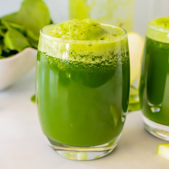 Easy Green Juice - Recipe photo by lovingitvegan