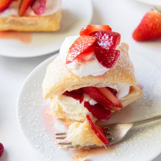 Easy Strawberry Shortcake Puffs - Recipe photo by pumpkinnspice