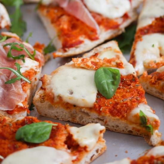 Easy Margherita Flatbread Pizza - Recipe photo by the fast recipe