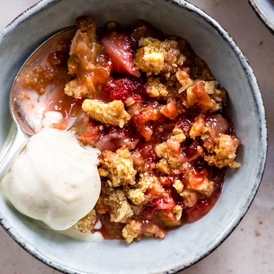 Strawberry Rhubarb Crumble - Recipe photo by Salted Mint