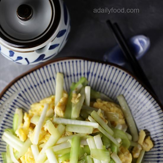 Chinese Yellow Chives & Eggs Stir Fry - Recipe photo by adailyfood