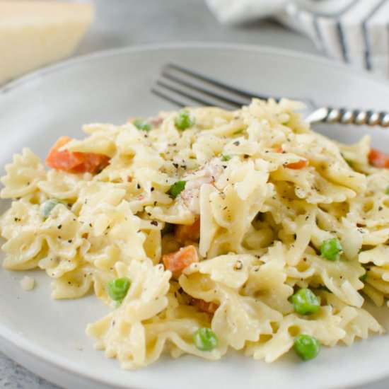 Parmesan Pasta with Bacon and Peas - Recipe photo by fakeginger