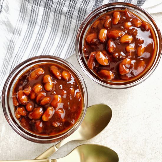 Quick Instant Pot Vegan Baked Beans - Recipe photo by THE VGN WAY