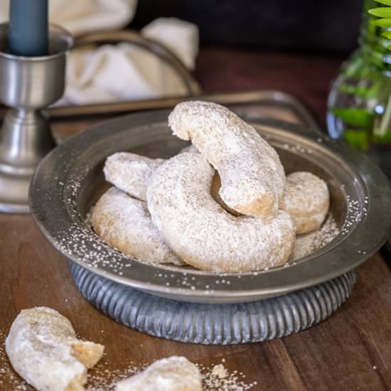 Almond Crescent Cookies - Recipe photo by Mycookiejourney