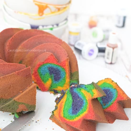 Easy rainbow cake - Recipe photo by zoethoudertje