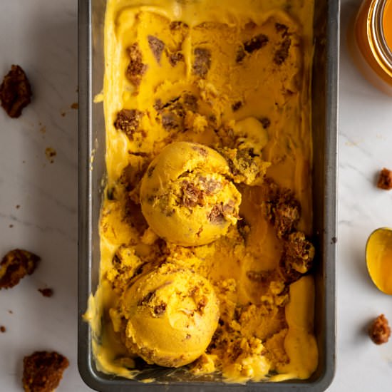 Mango Pie IceCream w Biscoff Crumbs - Recipe photo by nutsfornaan